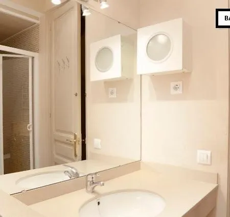 Family Plaza Espana Apartment